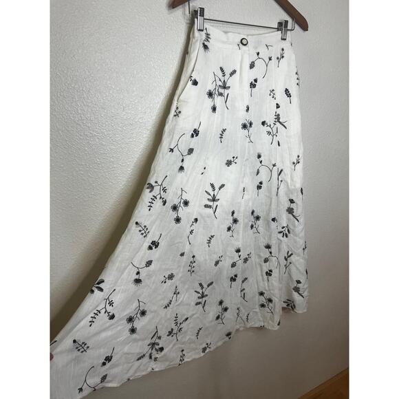 Tahari White Black Floral Embroidered Maxi Skirt Womens XS Button Boho Chic - Picture 3 of 8